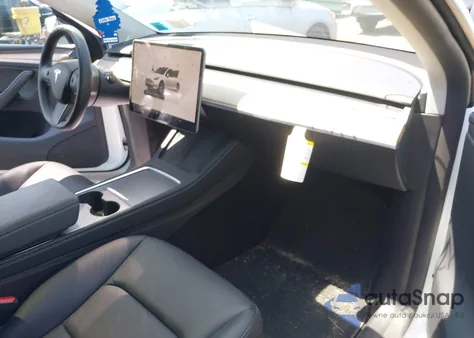 2024 Tesla Model Y Long Range Dual Motor All-Wheel Drive from USA, damaged, VIN 7SAYGDEE8RA290335